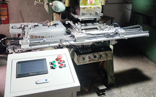 不銹鋼片沖壓沖床自動(dòng)上料機(jī)