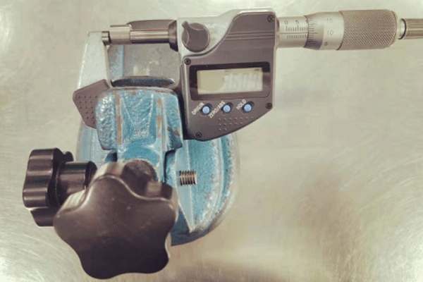 軸承高度全數(shù)人工檢查 軸承高度全數(shù)人工檢查